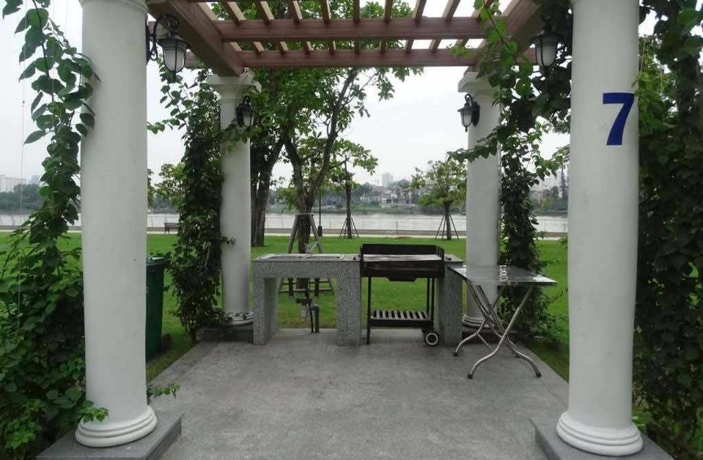 Khu-vuc-nuong-BBQ-tai-cong-vien-Landmark-81
