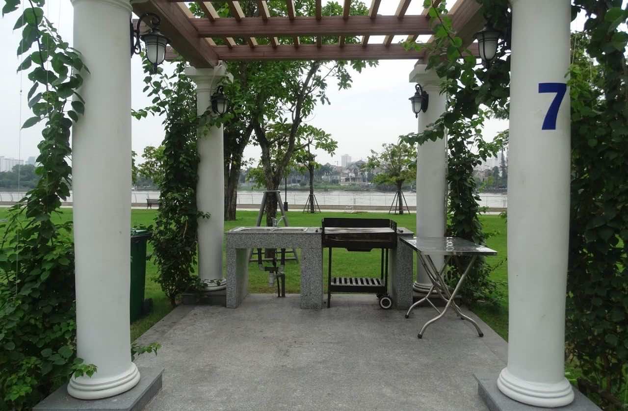 Khu-vuc-nuong-BBQ-tai-cong-vien-Landmark-81