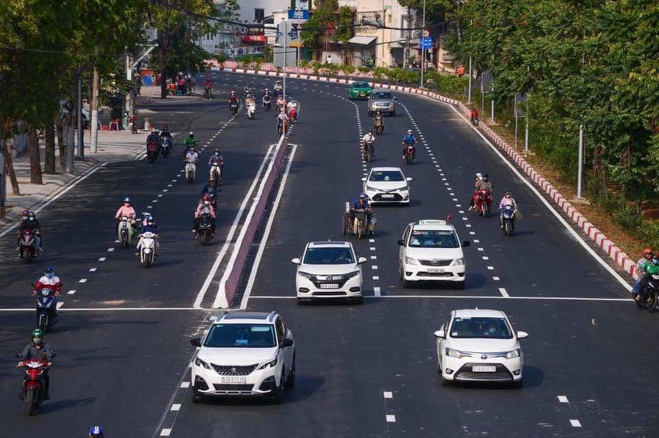 Đường Nguyễn Hữu Cảnh
