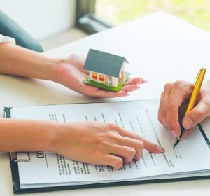 Ký hợp đồng mua nhà